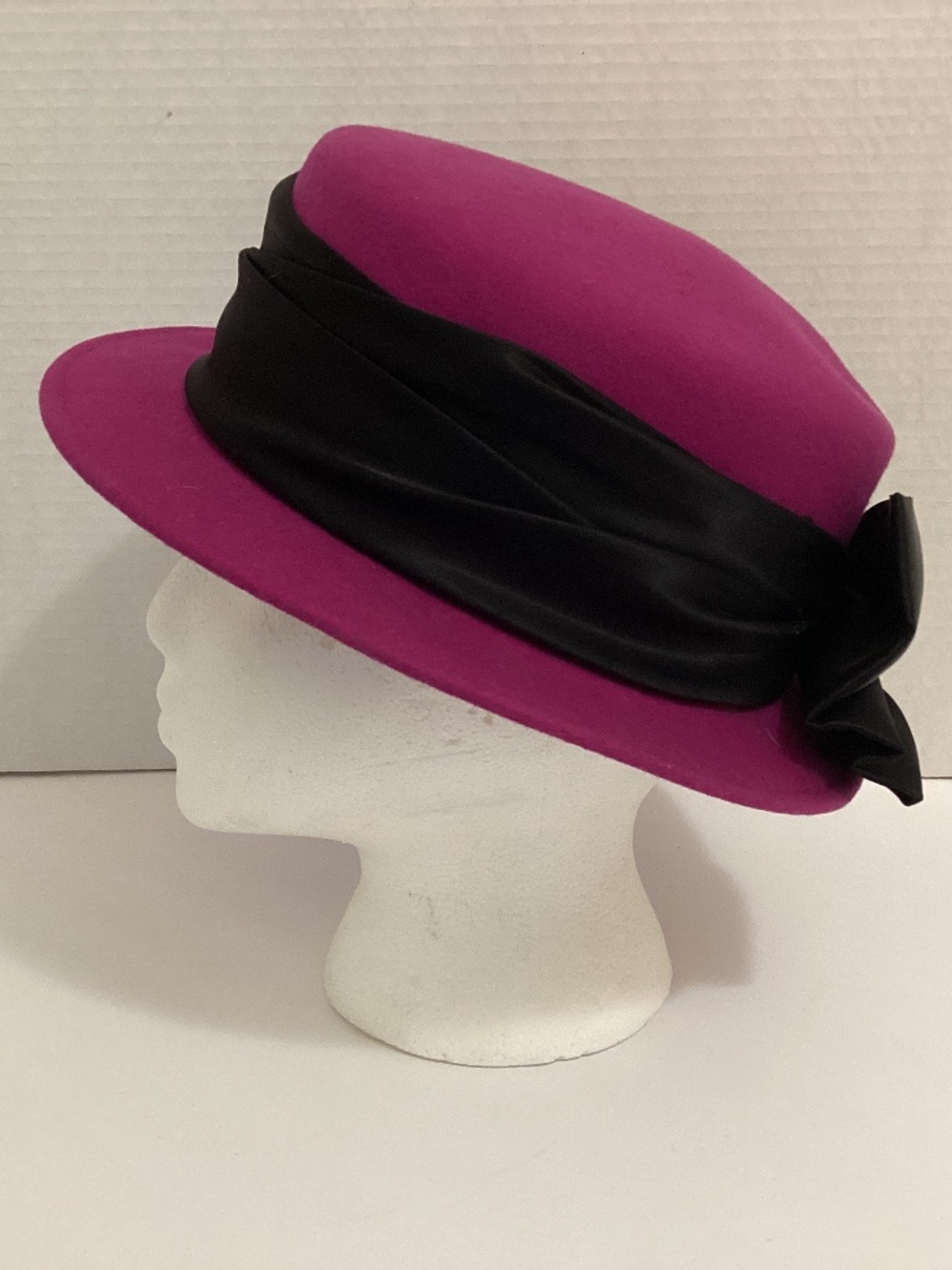 Fuchsia 100% Wool Hat Black Satin Band & Bow Michael Howard & Jacqueline Ferrar